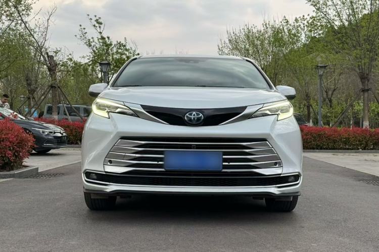 Used Toyota SIENNA 2021 2.5L Hybrid Platinum Edition
