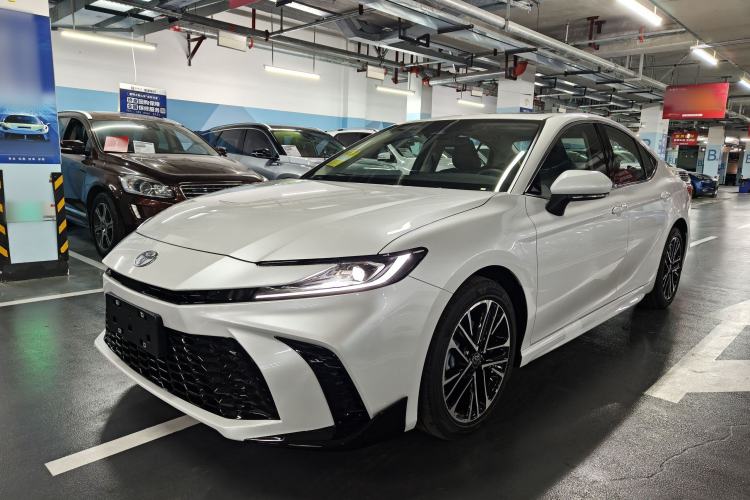 Used Toyota Camry 2026 Model Dual-Engine 2.0HSE Sport Lite Edition