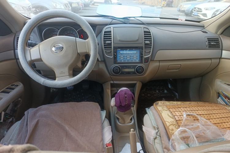 Used Nissan Sylphy 2012 Classic 1.6XE Manual Comfort Edition Interior 2