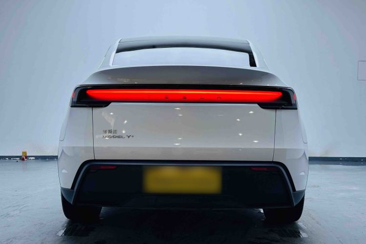 Used Tesla Model Y 2025 Long-Range All-Wheel-Drive Version