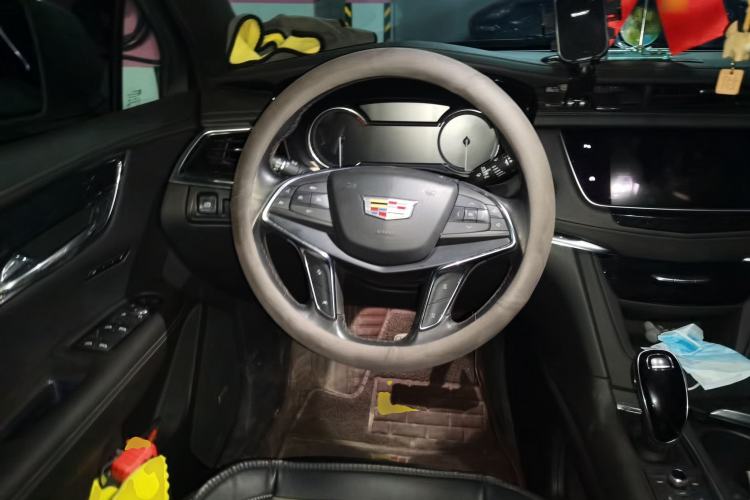 Used Cadillac XT5 2021 2.0T Four-Wheel Drive Luxury Version Steering Wheel