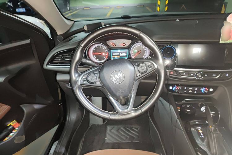 Used Buick Regal 2019 20T Elite Version China V Standard Steering Wheel