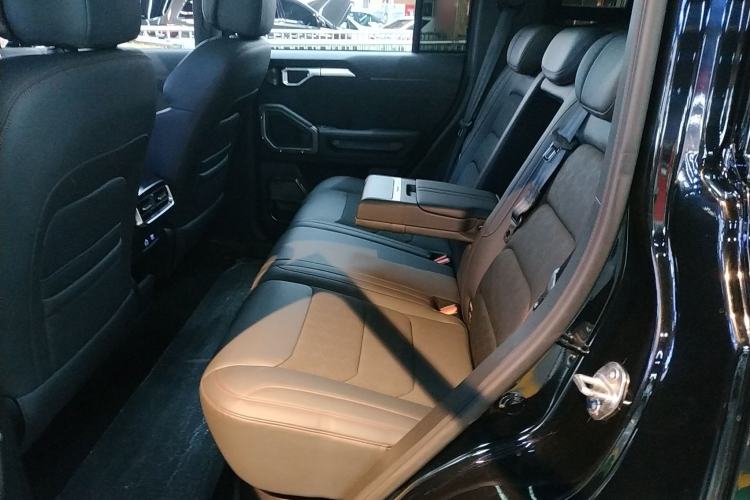 Used JETOUR Traveler 2023 2.0T All-Wheel Drive CrossPRO+ Left Rear Seat