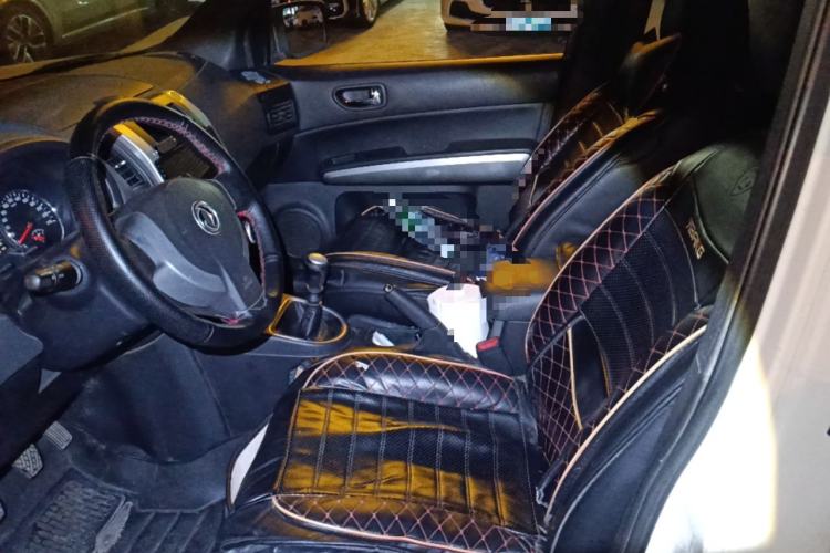 Used Dongfeng Fengdu MX6 2015 2.0L Manual Two-Wheel Drive Navigation Edition
