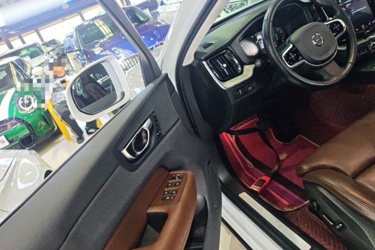 Used Volvo XC60 2020 T5 4x4 Smart Luxury Edition Driver Seat