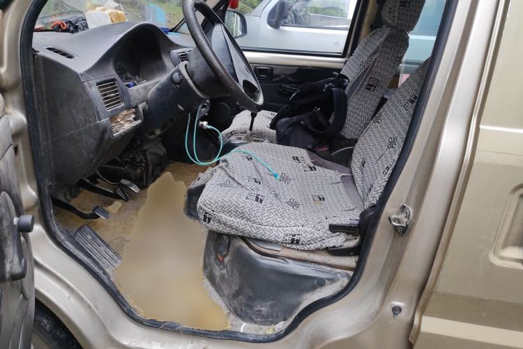 Used Wuling Rongguang 2011 1.2L Base Version
