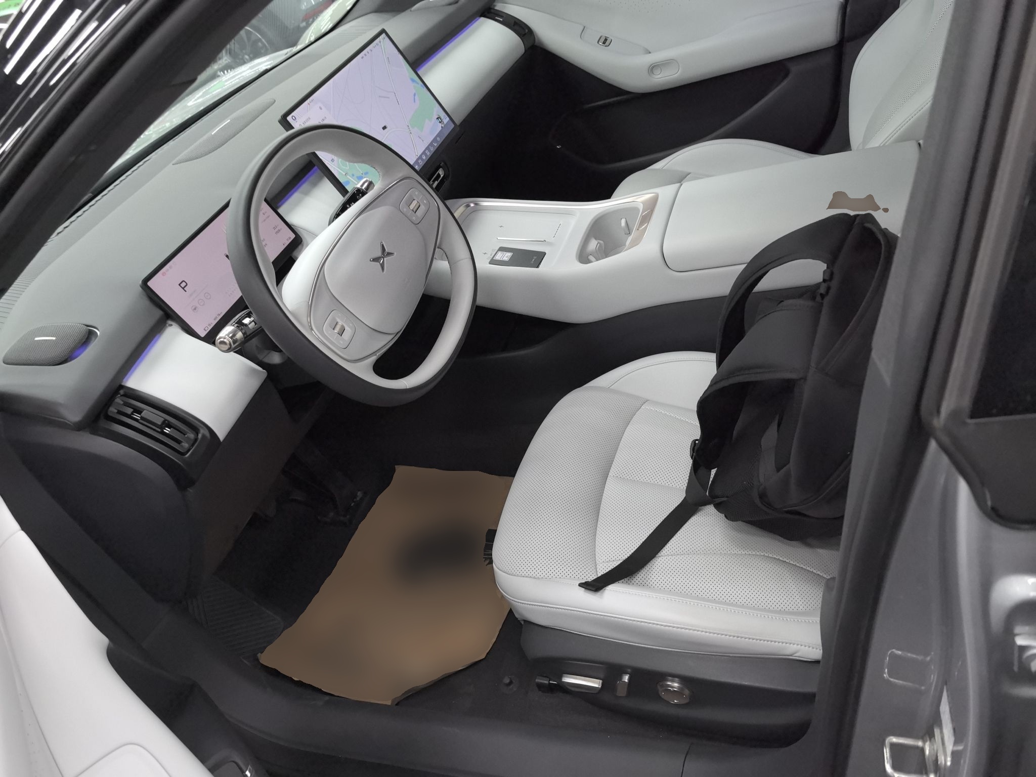 Переднее сиденье в автомобиле