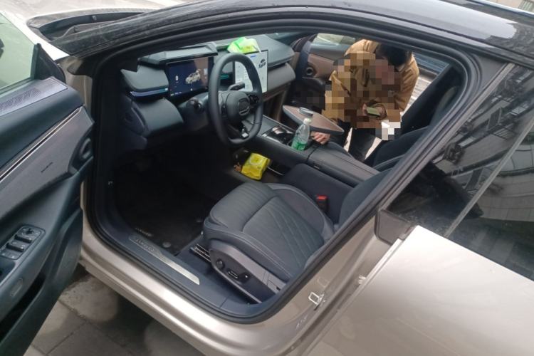 Used Lynk & Co 08 EM-P 2026 Model 230 Extra-Long-Range Ultra H7
