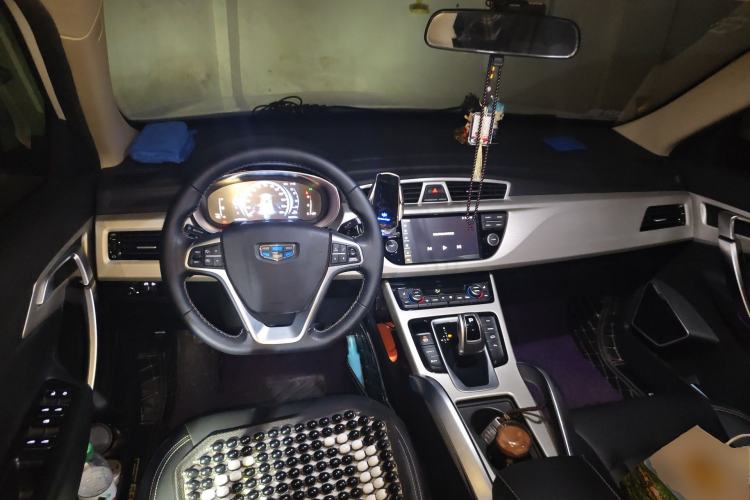 Used Geely Auto Emgrand X7 Sport 2020 1.8TD DCT Two-Wheel Drive Smart Connect 4G-Enabled Version Center Console