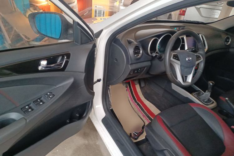 Used CHANGAN Eado 2013 1.6L Manual ZhiKu Model China IV Standard Driver Seat