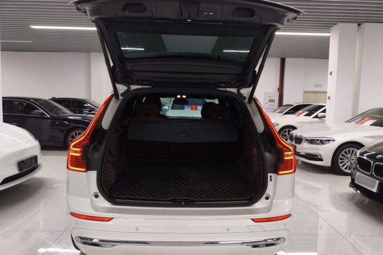 Used Volvo XC60 New Energy 2024 T8 Plug-in Hybrid Long-Range All-Wheel Drive Smart Luxury Edition Trunk