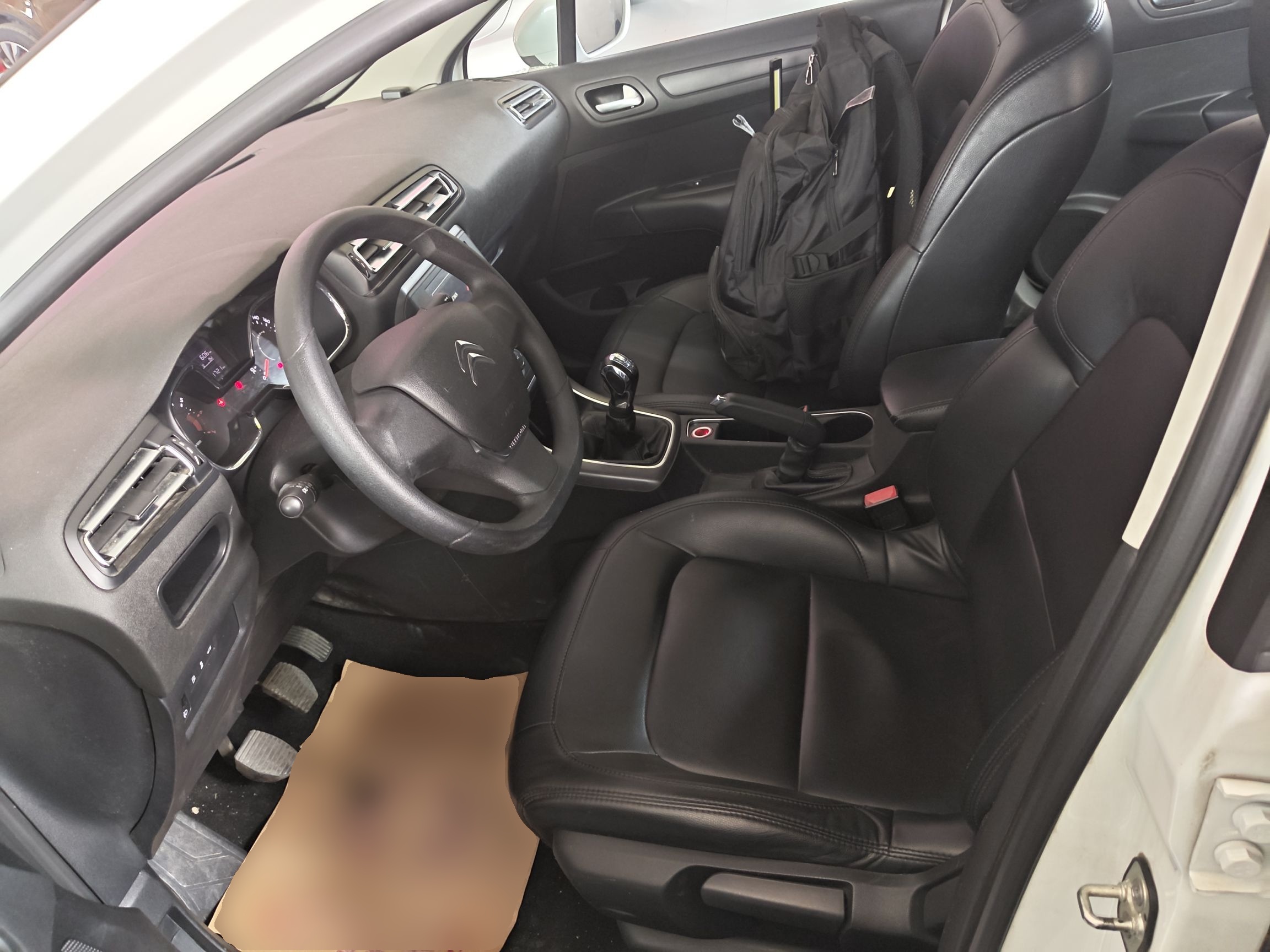 Interior delantero