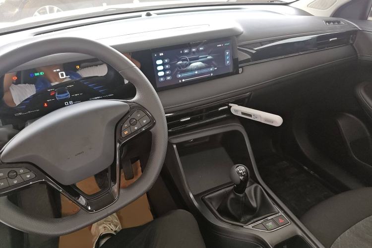 Used Roewe i5 2023 1.5L Manual Comfort Edition