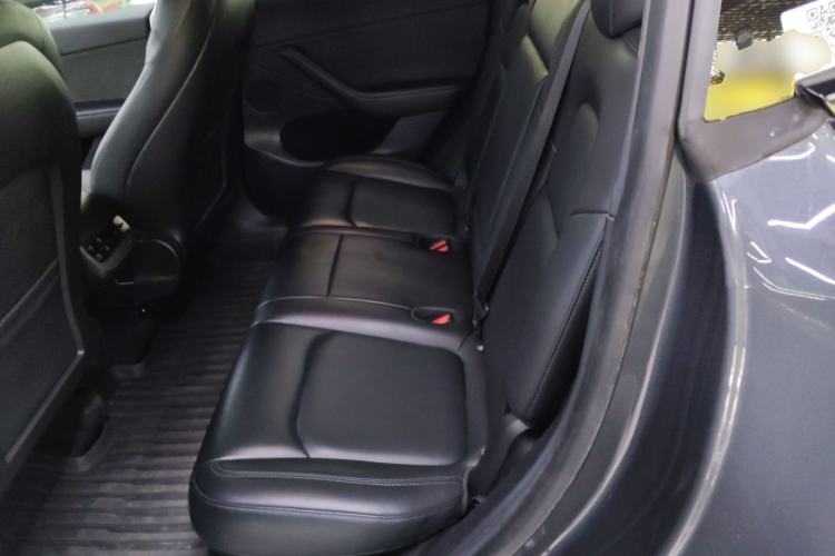 Used Tesla Model Y 2022 Long-Range All-Wheel-Drive Version