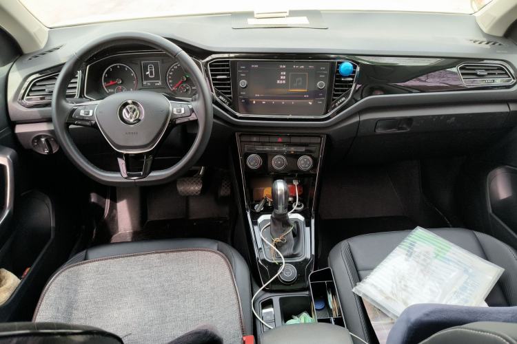 Used Volkswagen T-ROC 2018 280TSI DSG Four-Wheel Drive Comfort Version China V Standard Center Console