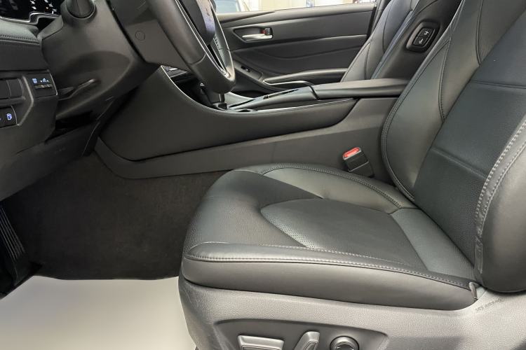 Used Toyota Avalon 2022 2.0L Luxury Edition Left Front Seat
