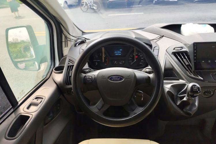 Used Ford Transit 2019 2.0T Diesel Multi-Purpose Commercial Vehicle Mid-Drive Mid-Roof 6-Seater China VI Standard Steering Wheel