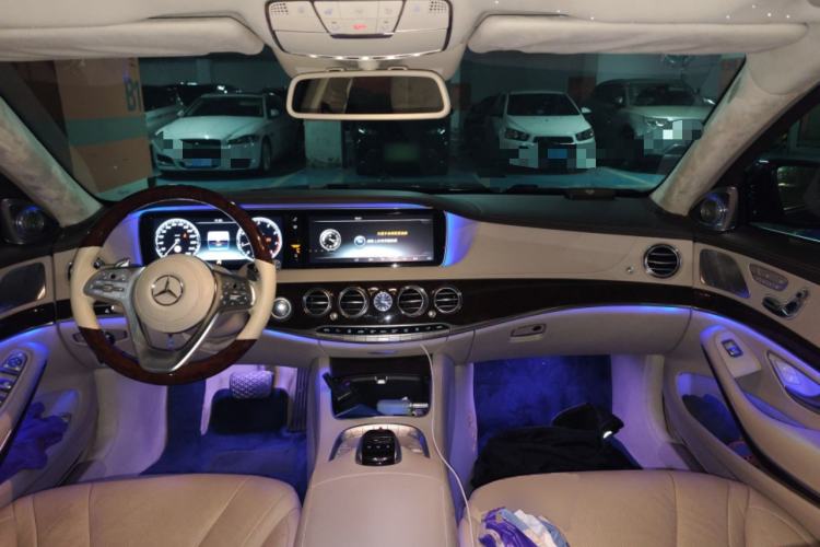 Used Mercedes-Benz Maybach S-Class 2015 S 400 4MATIC Center Console