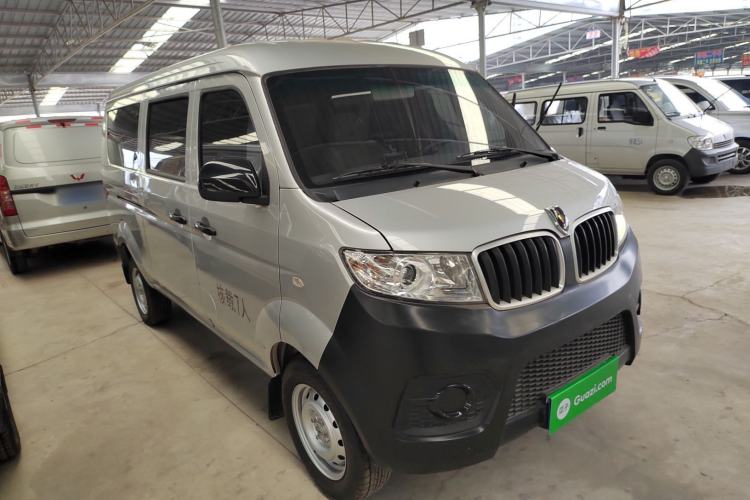 Used Jinbei Hiace X30 2023 1.5L Super-Comfortable Passenger Van 5/6/7-Seater Non-Air-Conditioned Version Model SWC15M