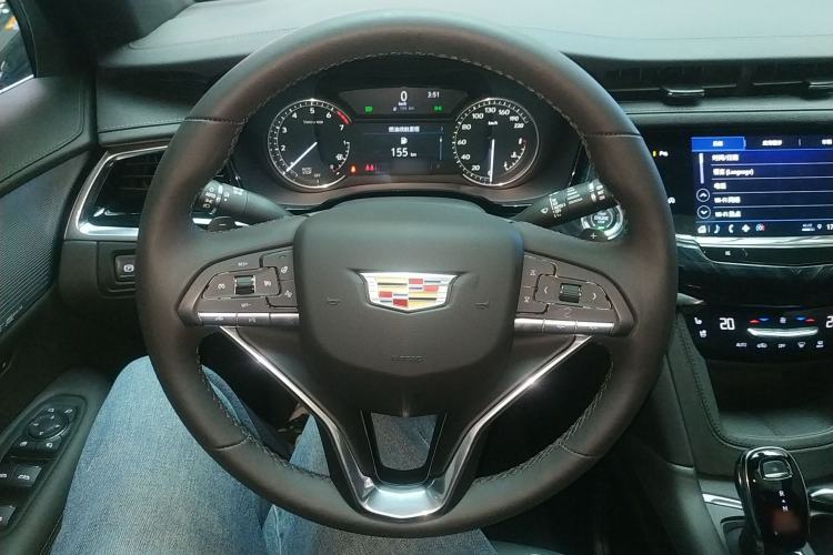 Used Cadillac XT6 2022 2.0T Six-Seater Four-Wheel Drive Luxury Version Steering Wheel