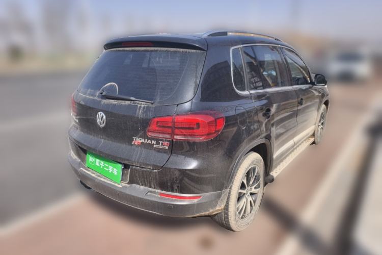 Used Volkswagen Tiguan 2015 1.8TSI Automatic All-Wheel-Drive Luxury Model Rear Right 45 Deg