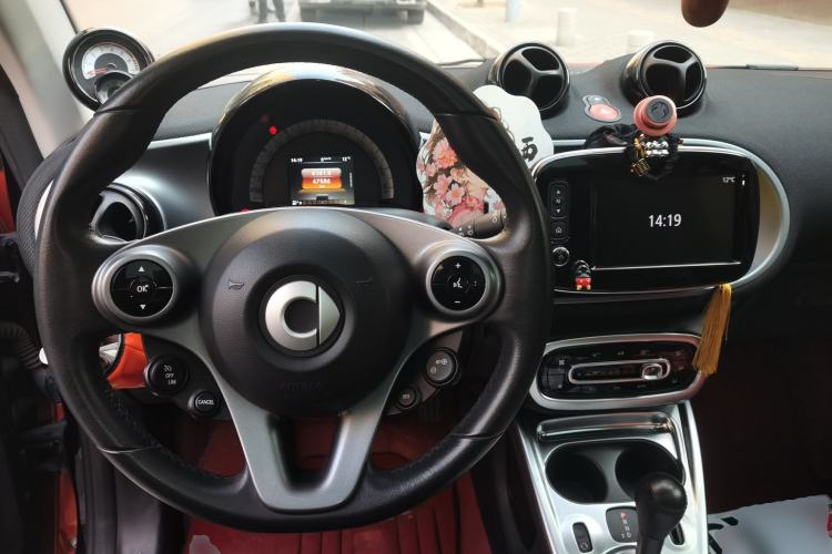 Used smart fortwo 2016 0.9T 66kW Hardtop Pioneer Edition
