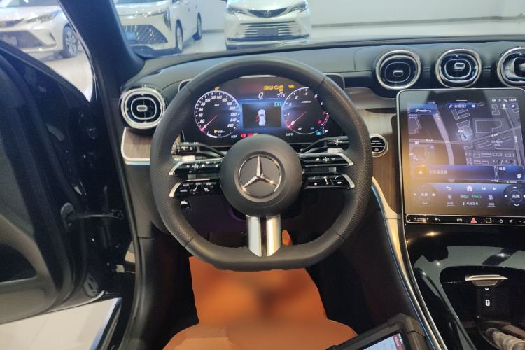 Used Mercedes-Benz GLC 2024 GLC 300 L 4MATIC Dynamic Edition 5-seater