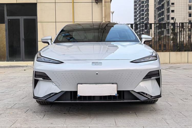 Used Geely Galaxy E8 2024 665 km Range Rear-Drive Starship Long-Range Version