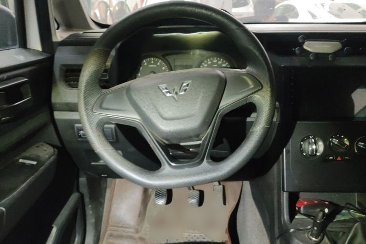 Used Wuling Hongguang PLUS 2019 1.5T Manual Standard Version 7 Seats Steering Wheel