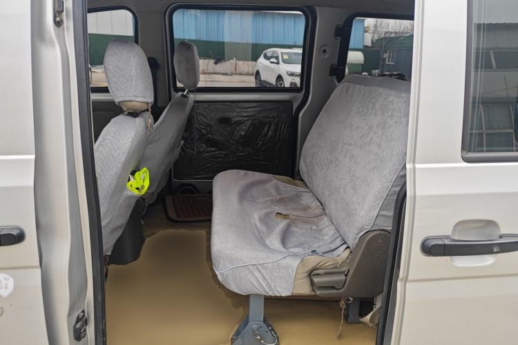 Used Wuling Rongguang V 2015 1.2L Practical Model
