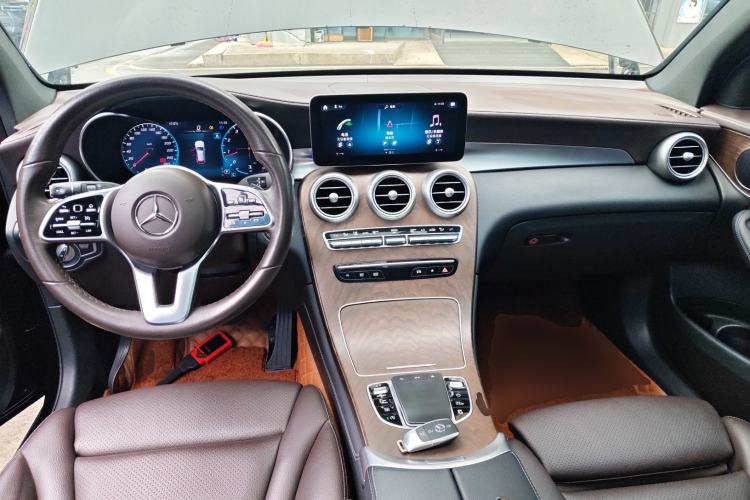 Used Mercedes-Benz GLC 2022 GLC 260 L 4MATIC Luxury Model Center Console