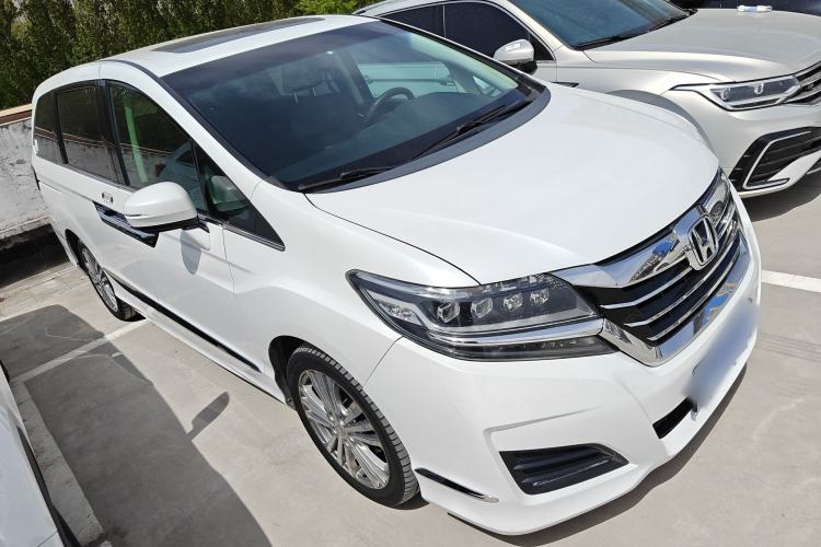 Used Honda Elysion 2016 2.4L Luxury Edition Front Right 45 Deg
