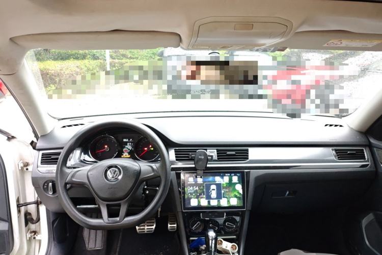 Used Volkswagen C-TREK 2017 1.6L Automatic Comfort Model Center Console