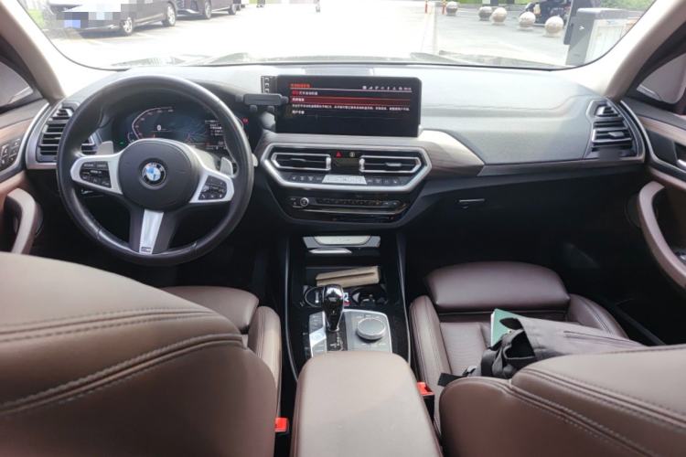 Used BMW X3 2022 Facelift xDrive30i Luxury Edition M Night Edition Package Center Console