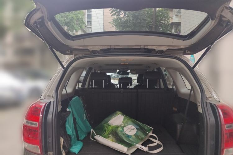 Used Chevrolet Captiva 2015 2.4L 4x4 Flagship Edition 7-Seater Trunk