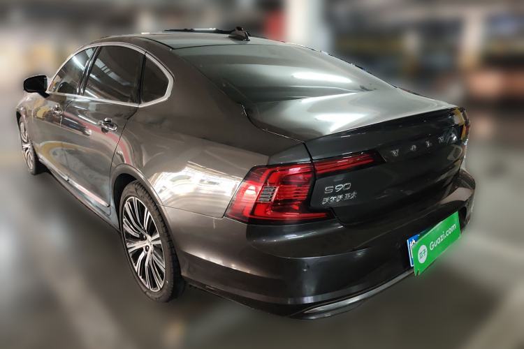 Used Volvo S90 2023 B5 Zhiyuan Luxury Edition
