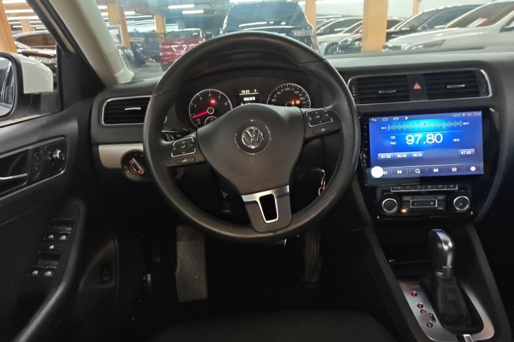 Used Volkswagen Sagitar 2014 Revised Version 1.4TSI Automatic Luxury Edition
