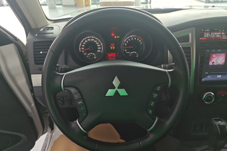 Used Mitsubishi Pajero 2016 3.0L Automatic Luxury Version China V Standard