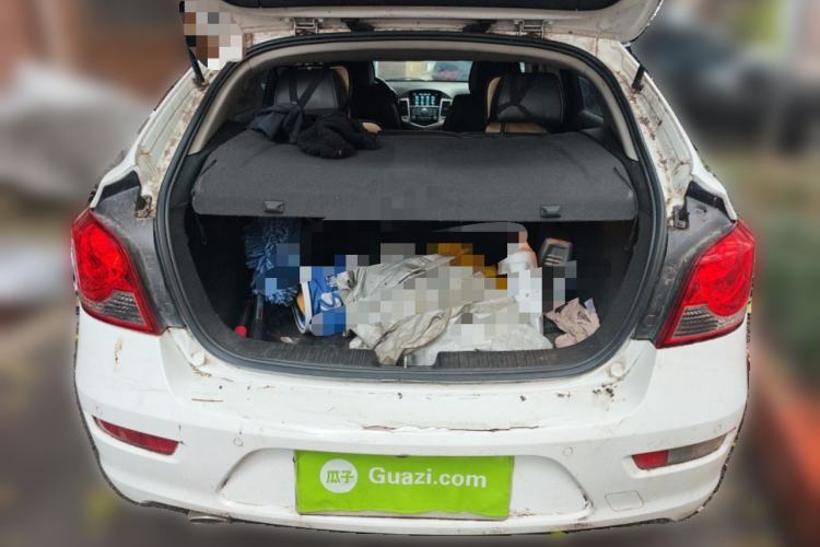 Used Chevrolet Cruze 2013 Hatchback 1.6T Automatic Flagship Model Trunk