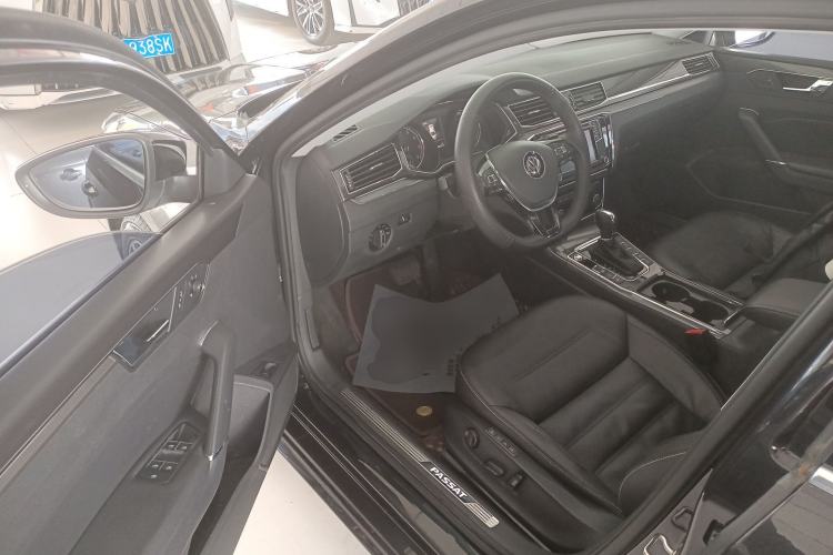 Used Volkswagen Passat 2017 330TSI DSG Prestige Edition
