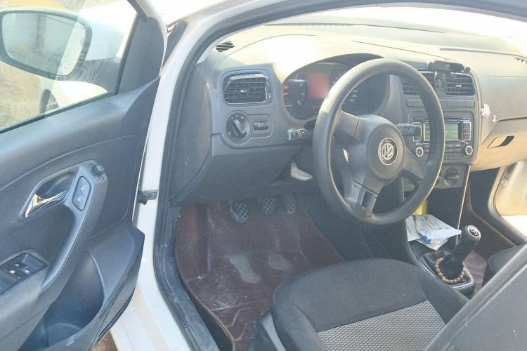 Used Volkswagen Polo 2011 1.4L Manual ZhiShang Edition Driver Seat