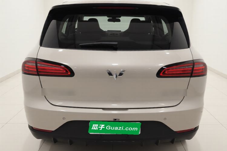 Used Wuling Bingo PLUS 2024 330 km Range Five-Seater Version Rear