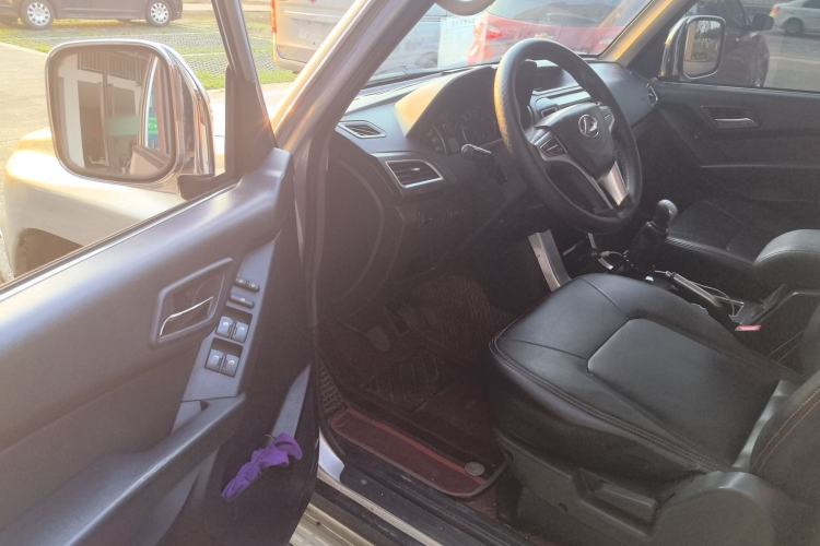 Used Leopaard Q6 2015 2.4L Manual Two-Wheel-Drive Elite Model
