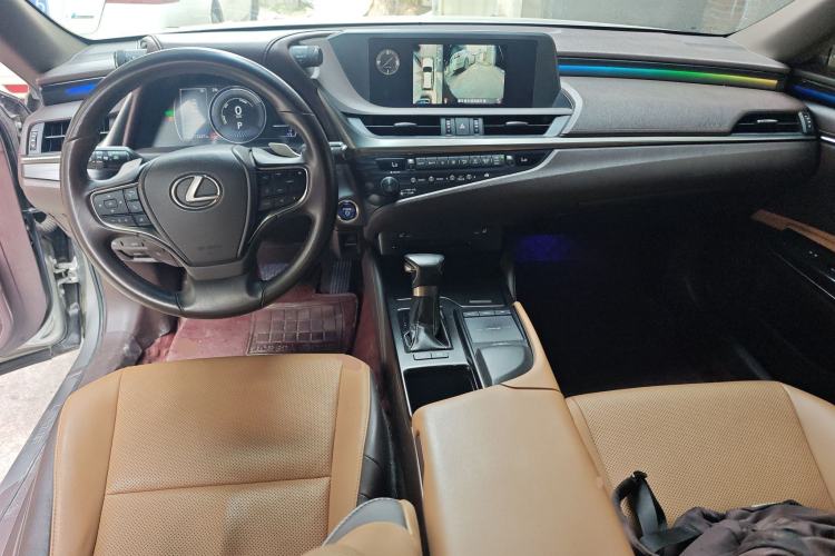 Used Lexus ES 2018 300h Premier Edition China V Standard
