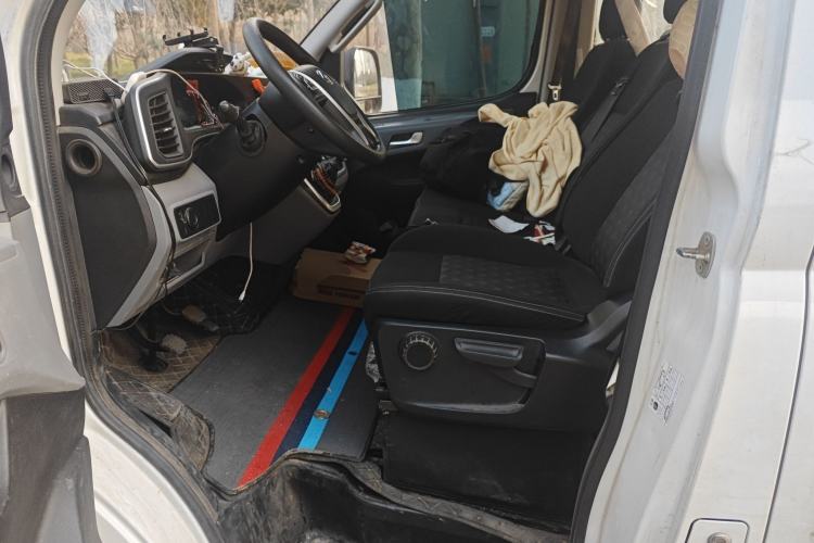 Used SAIC MAXUS Xintu V80 2023 2.0T Manual Classic Aoyuntong Long Wheelbase Mid-Height 6/7/8/9-Seater