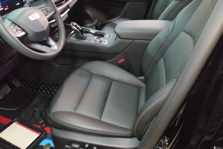 Used Cadillac XT4 2024 28T Two-Wheel-Drive Luxury Version