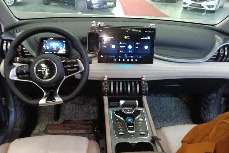 Used BYD Yuan PLUS 2024 Honor Edition 510KM Beyond Model Center Console