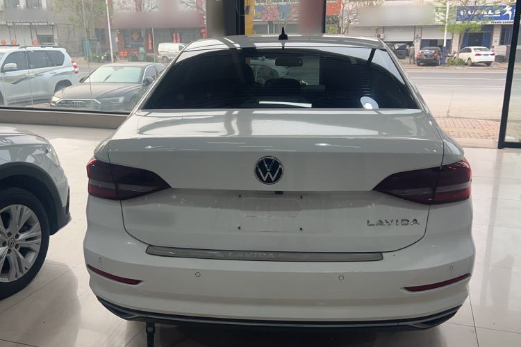 Used Volkswagen Lavida 2021 1.5L Manual Comfort Edition
