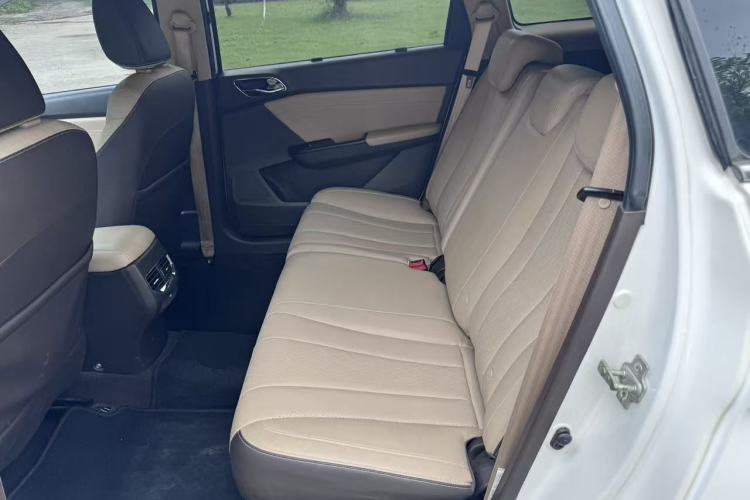Used Baojun 310W 2017 1.5L Manual Fashion Model China V
