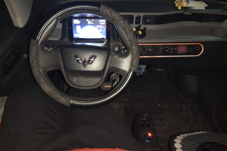 Used Wuling Hongguang MINIEV 2021 Macaron Fashion Model Lithium Iron Phosphate Steering Wheel